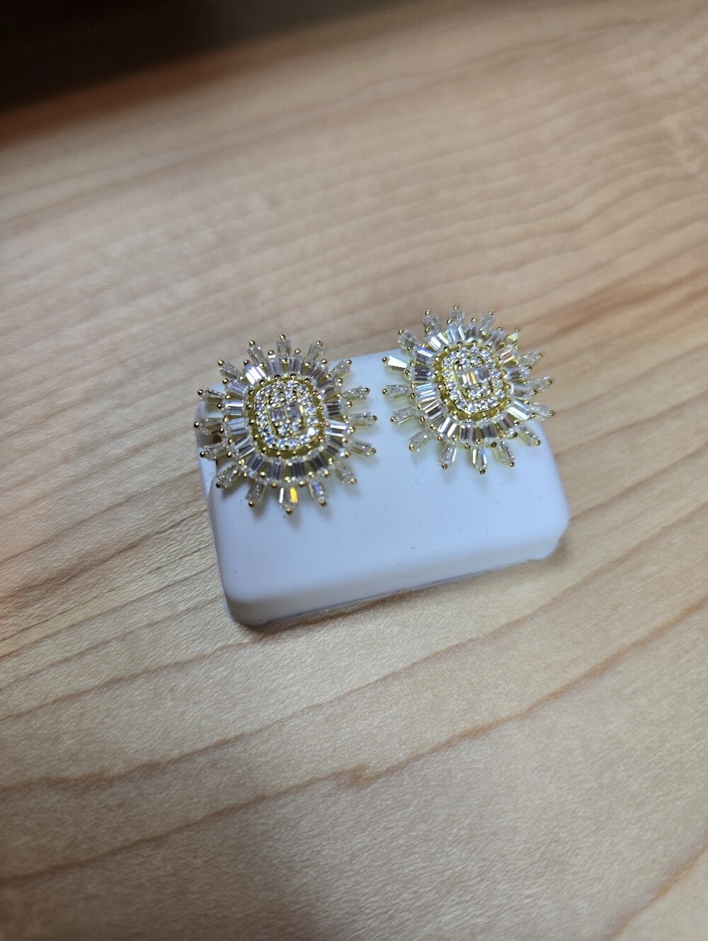 Moissanite 4.0CTW NWT 925 Silver With Gold Over Burst Earrings - Picture 3 of 7